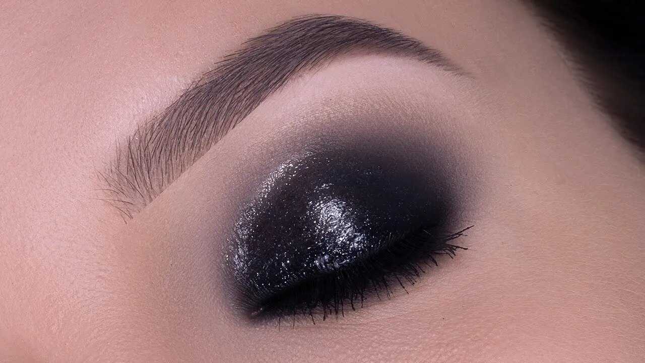 Glossy BLACK Smokey Eyes Tutorial