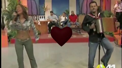 Sandra Sandoval (Live ) A heart is edited into the video)