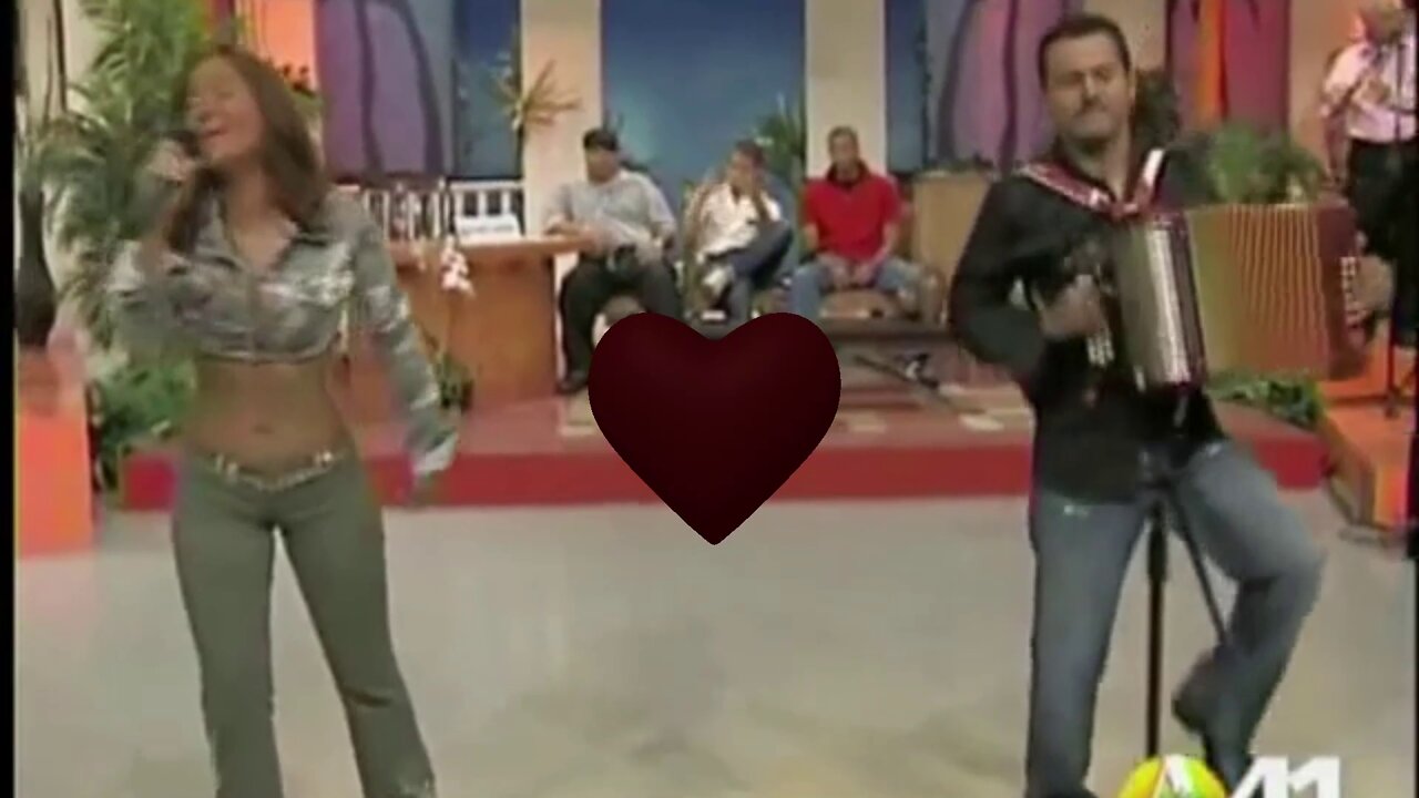 Sandra Sandoval (Live ) A heart is edited into the video)