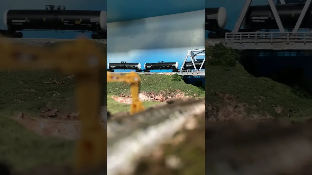 N Scale SD70Macs