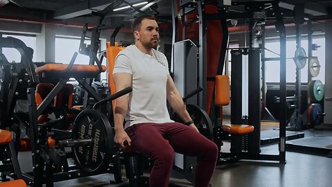 Seated Shrug Hammer Strength Machine