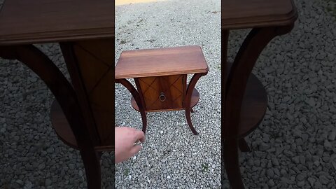 Learn somethin’ smokin’ every day! (Old school smoking stand)