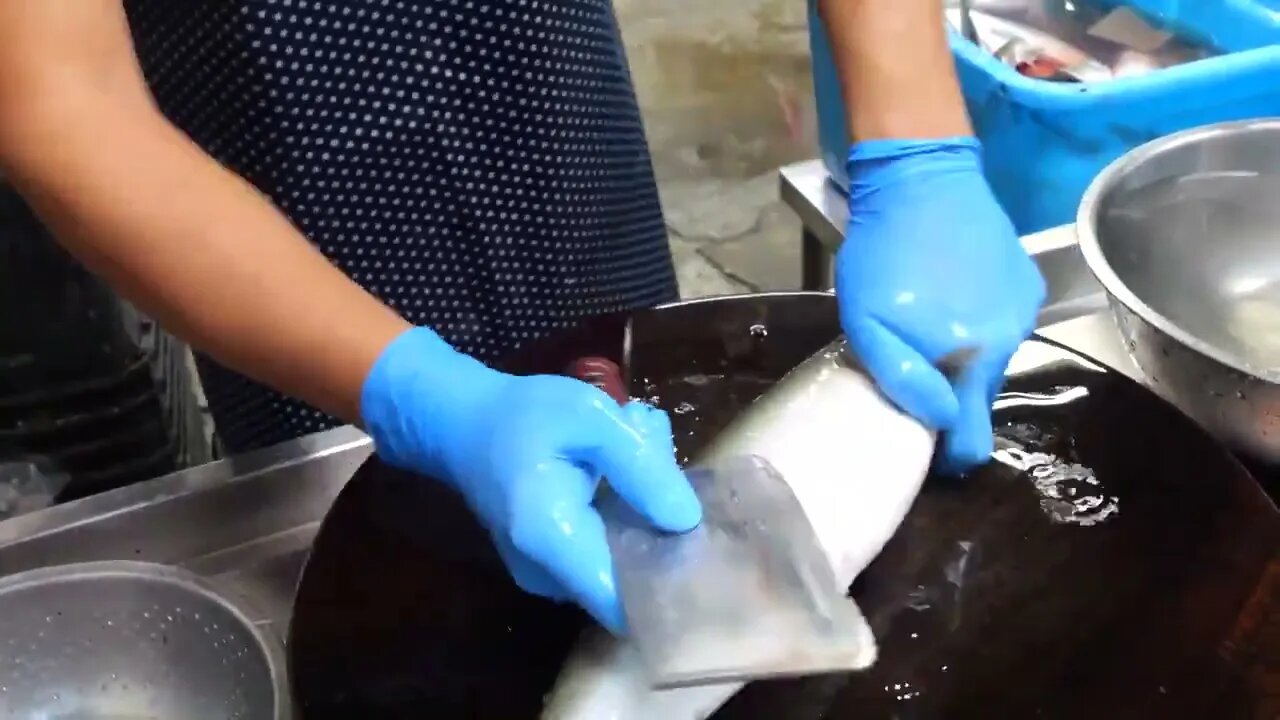 amazing skill! Sophisticated milkfish cutting skills! | taiwan street food-3