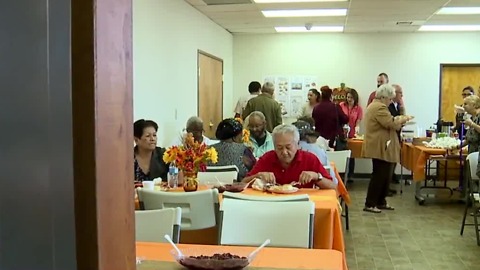 Non-profit serves Thanksgiving meal to seniors