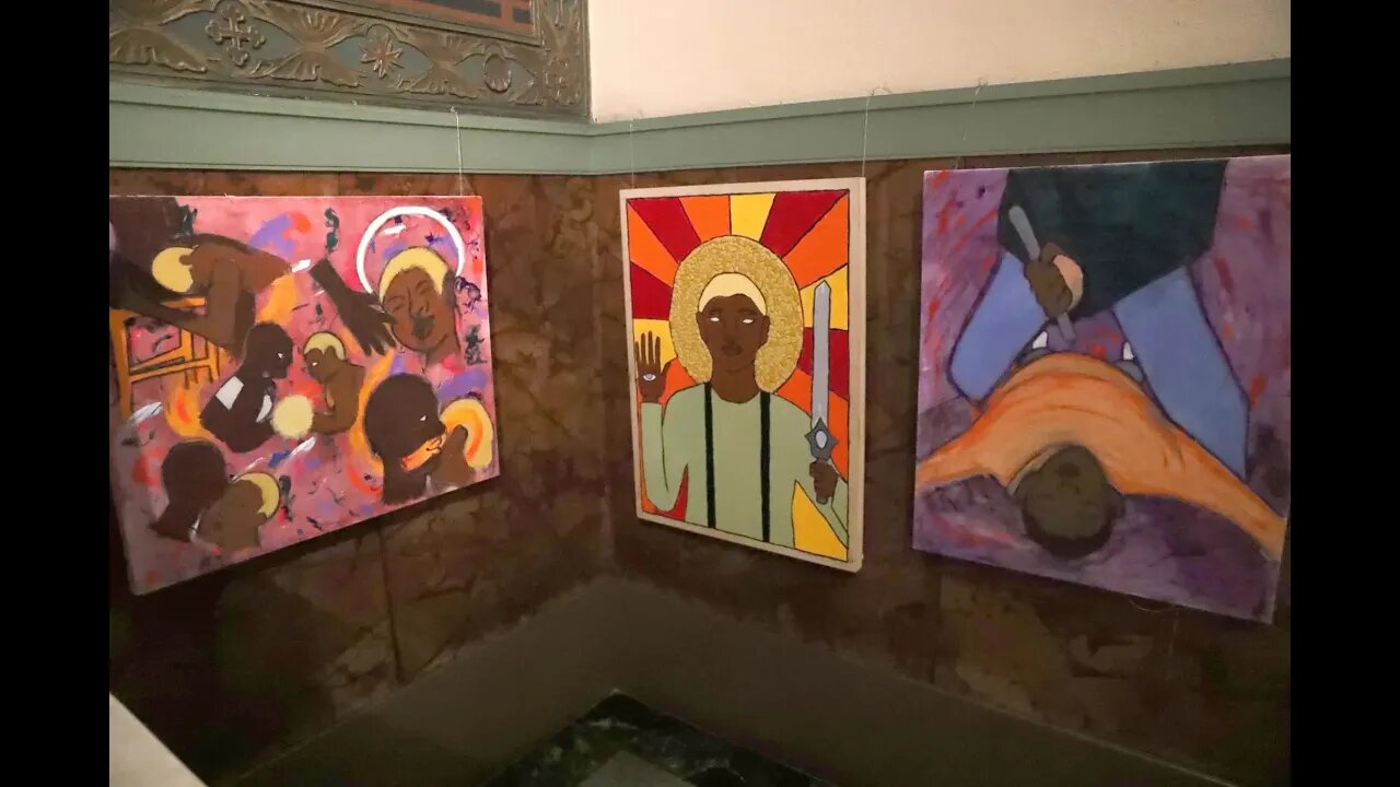 ASSURDO CHIESA CATTOLICA DI SAN PAOLO A MANHATTAN OSPITA LA MOSTRA DIO È UN TRANS !