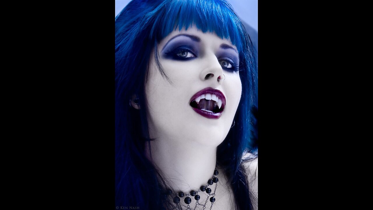 FEELING sorrounded by 5 GORGEOUS VAMPIRES...