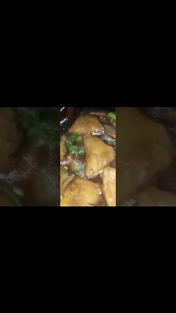 This may be the best Chinese TV dinner orange chicken around🐔🍊😍 #shorts