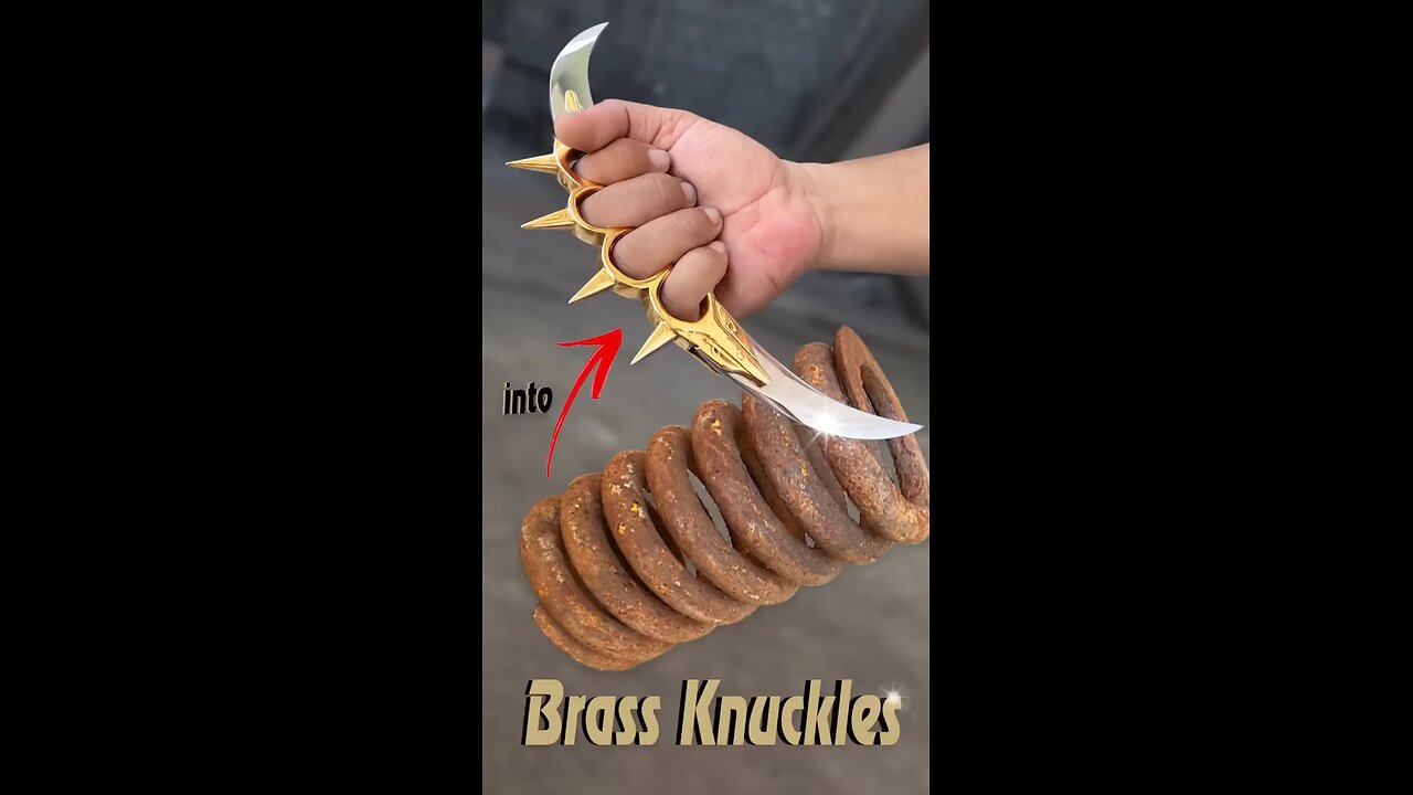 Rusted Spring Forged into a BRASS KNUCKLES KNIFE.mp4