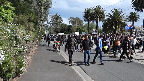 FREE VICTORIA - CROWDS CHANT - Church St, Richmond (18/09/2021)