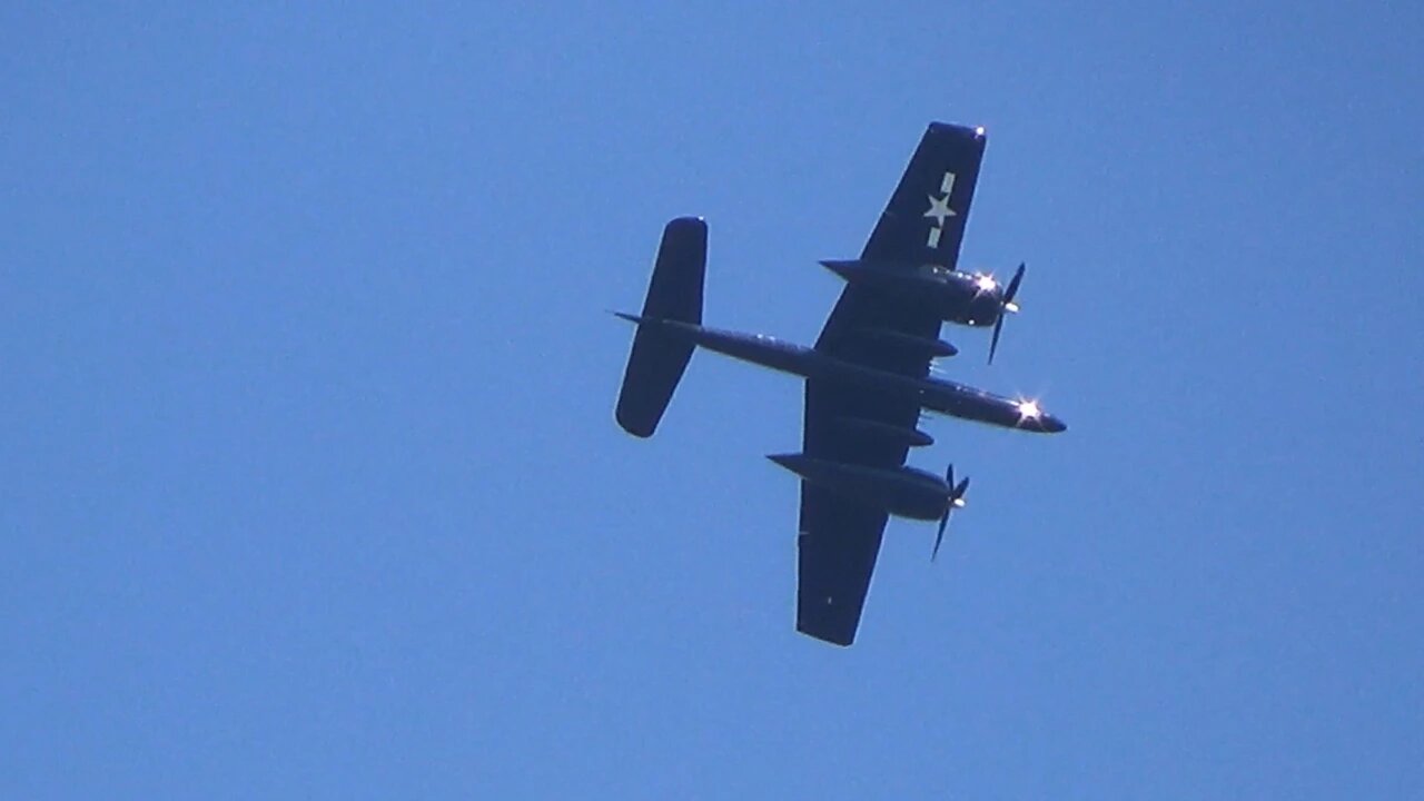 2014 Abbotsford Airshow - F8F Bearcat Wampus Cat & F7F Tigercat Bad Kitty WWII Warbirds