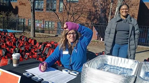the United Way giving out free turkey baskets for the community