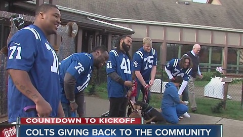 Colts give back with donation to the humane society