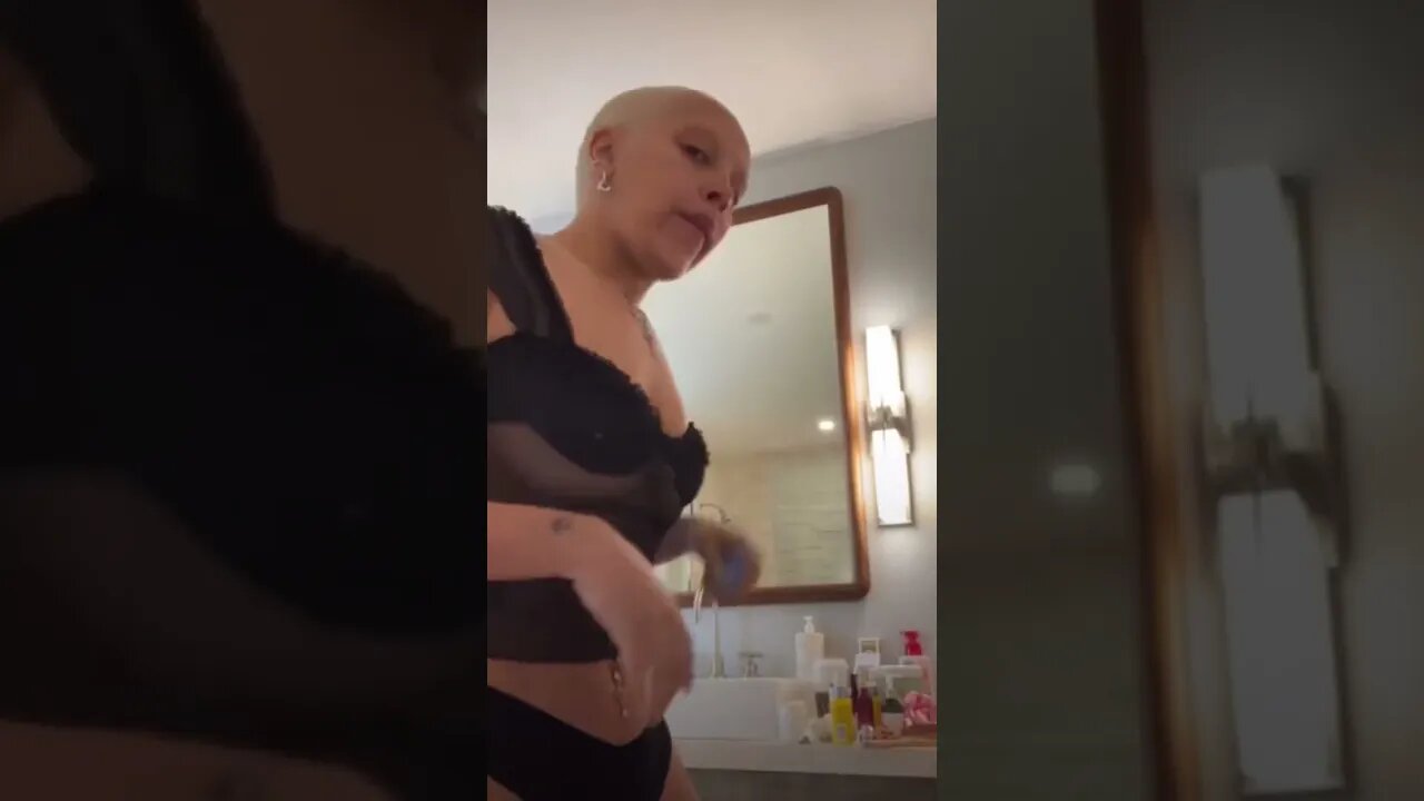 Doja Cat Vaping