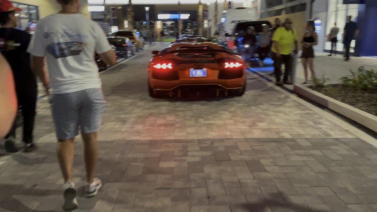 BYSTANDERS GOING CRAZY FOR LAMBORGHINIS #shmittysgarage