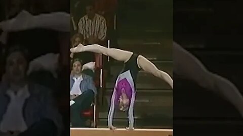 Unique Handstand Combo on the Balance Beam - Elena Sazonenkova (URS) 1989 #shorts