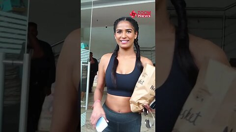 Poonam Pandey Spotted For Grocery Shopping In Andheri 😍🔥📸