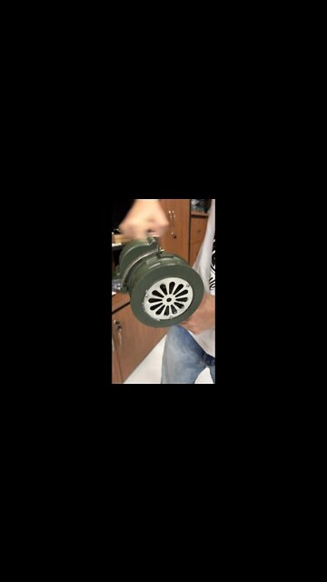 Essa sirene antiaérea tinha na sua escola? 🤣🤣