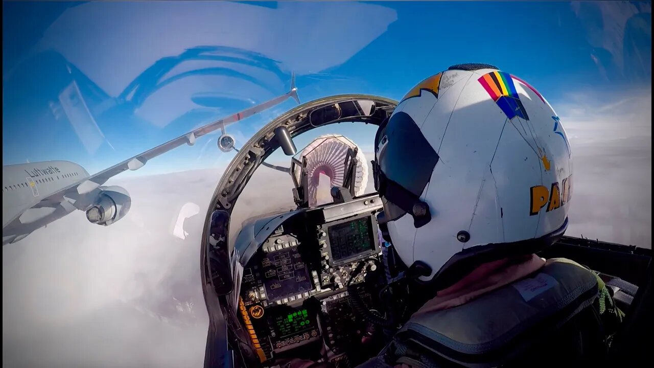 TANKING IN A TURN! - US Navy EA-18G Cockpit View - German Luftwaffe A-310 over Iraq - Unedited