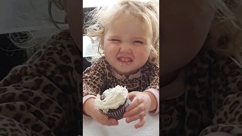 Funny Toddler with Cupcake 🧁 😋