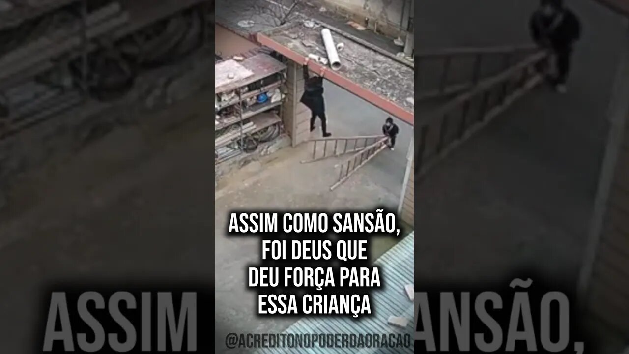 Assista a este vídeo inspirador e edificante de uma criança abençoada com força divina.