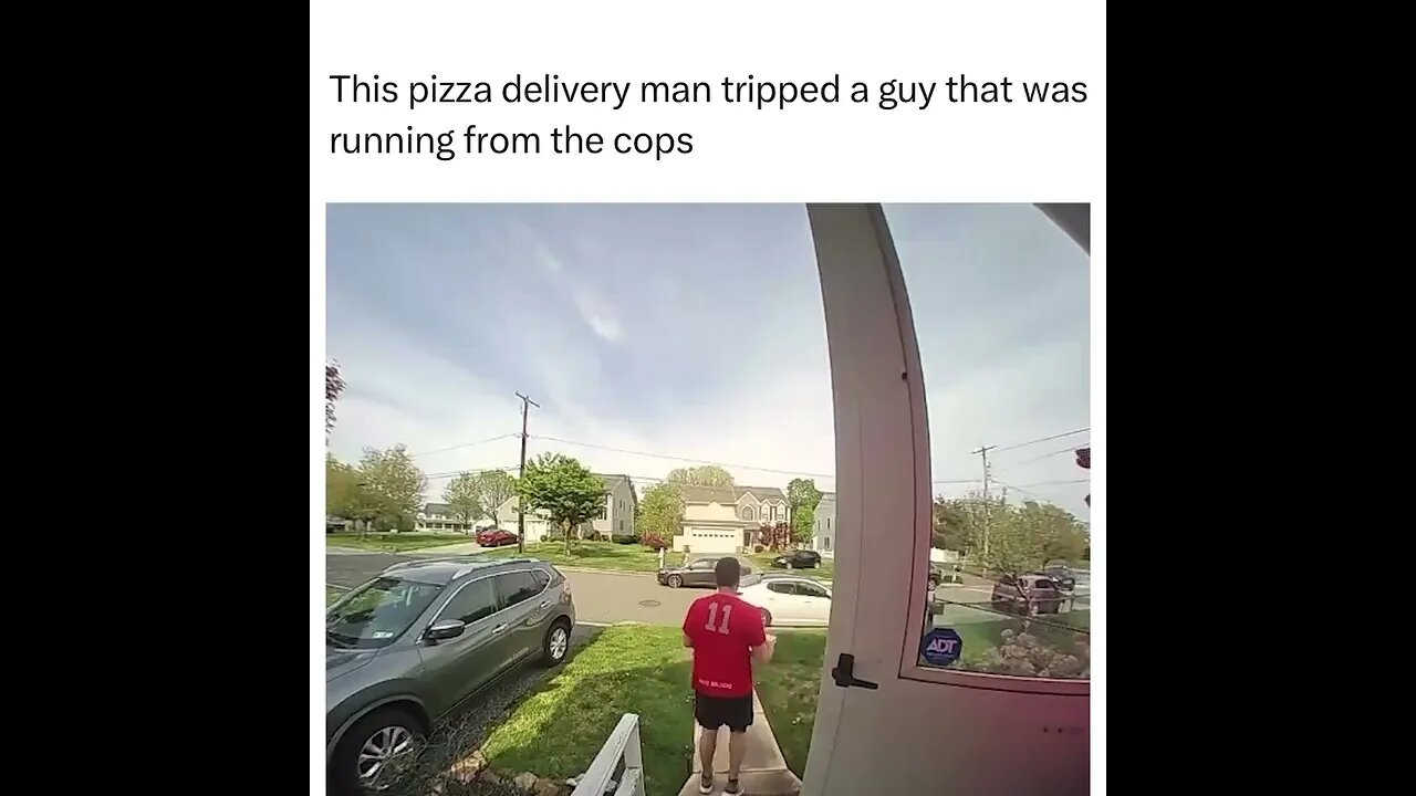 Pizza delivery man helps the Police