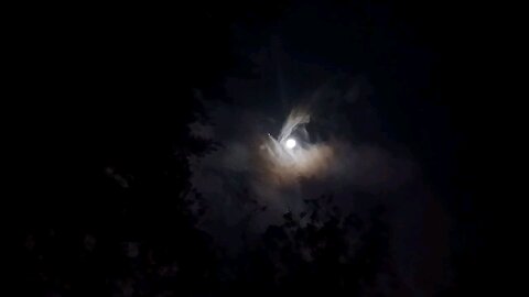 Beautiful Lunar Halo ✨️