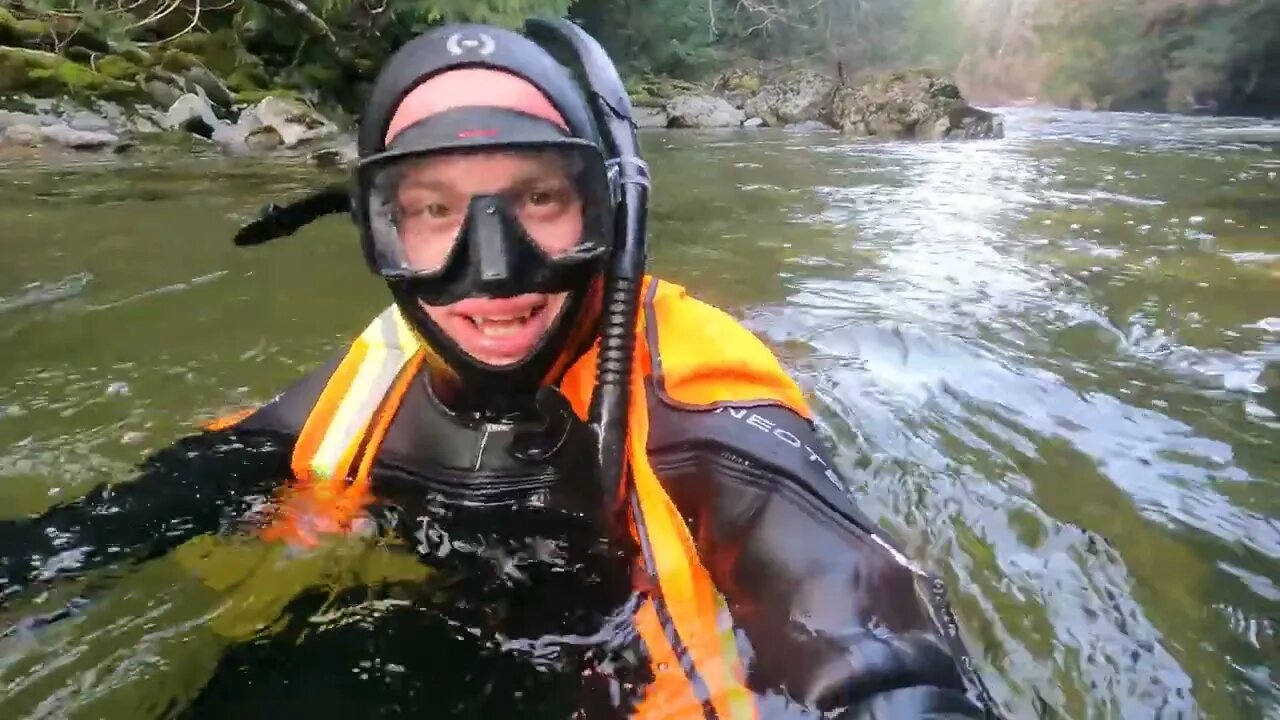 Finding Gold Nuggets Underwater! (Sniping)