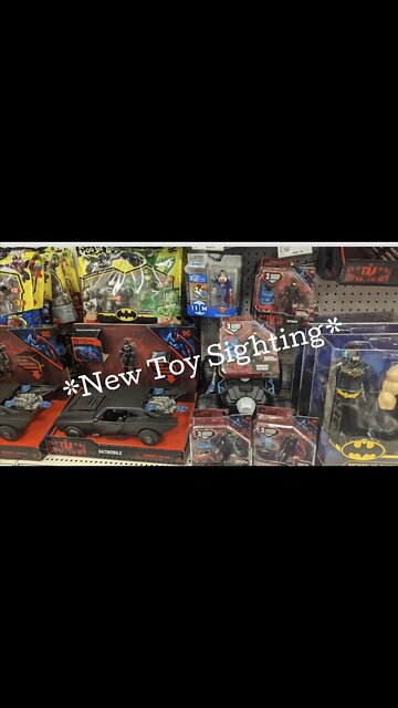 Spinmaster THE BATMAN Figures -Wingsuit BM, Batman, Selina Kyle, The Penguin *New Toy Sighting short
