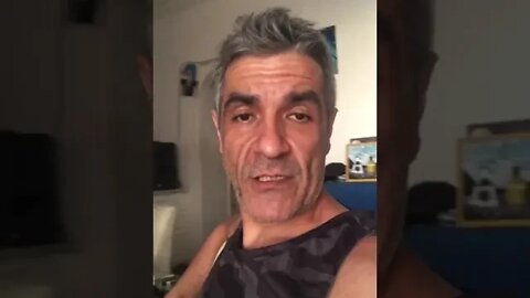Moreno, alto, bonito e sensual …