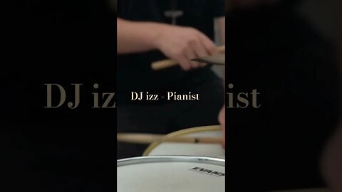 DJ izz - Pianist