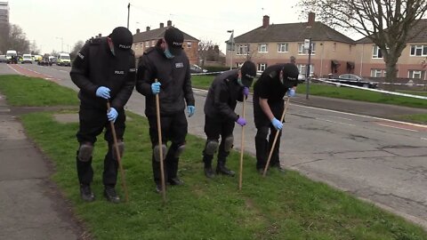 Police conduct fingertip search Hareclive Road Hartcliffe