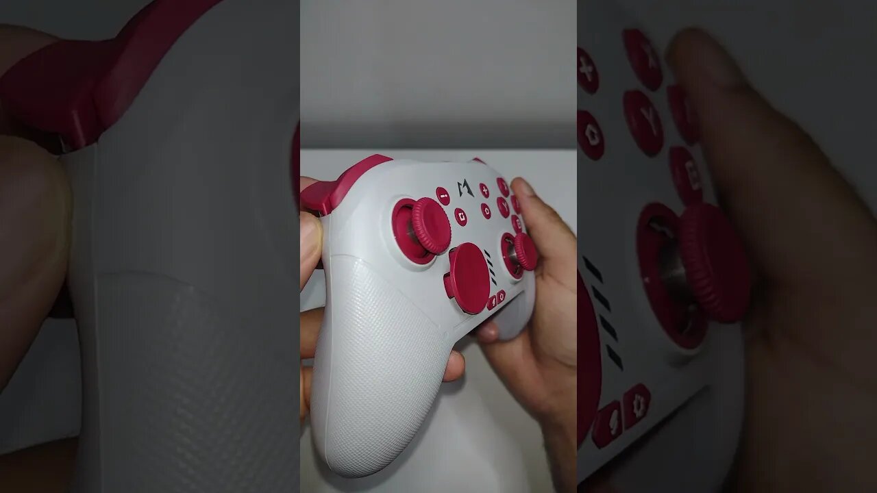 Esse PRO CONTROLLER tem TUDO que você precisa e mais um pouco! #shorts