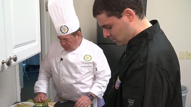 Chef trains people with autism to find jobs | Digital Short