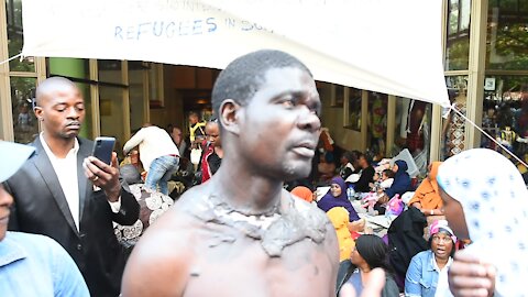 SOUTH AFRICA - Cape Town - Foreign nationals protest outside the UNHCR offices in Cape Town (Video) (fyE)