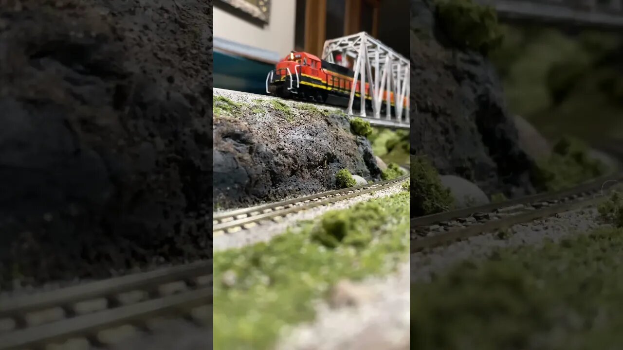 N Scale BNSF Local with sound