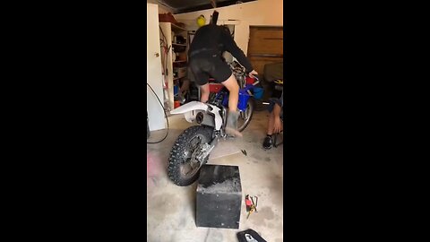 Dirtbike falls apart!!! 😂