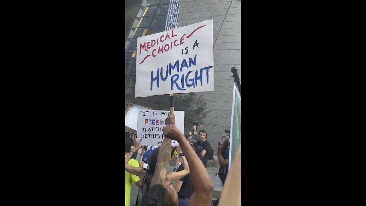 NEW YORKERS CHANT ”CNN SUCKS” IN FRONT OF CNN BUILDING AT HUDSON YARDS