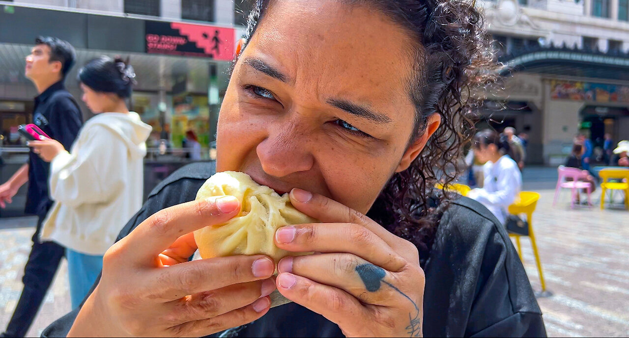 You WON'T find this in TOKYO! Don't Miss This FAMOUS Food in OSAKA!