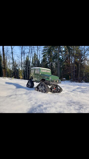Traxxas TRX-4 FJ40 with TRAXX