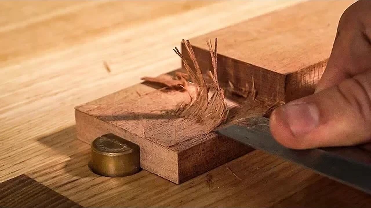 How to cut a CORNER HALVING JOINT by HAND.