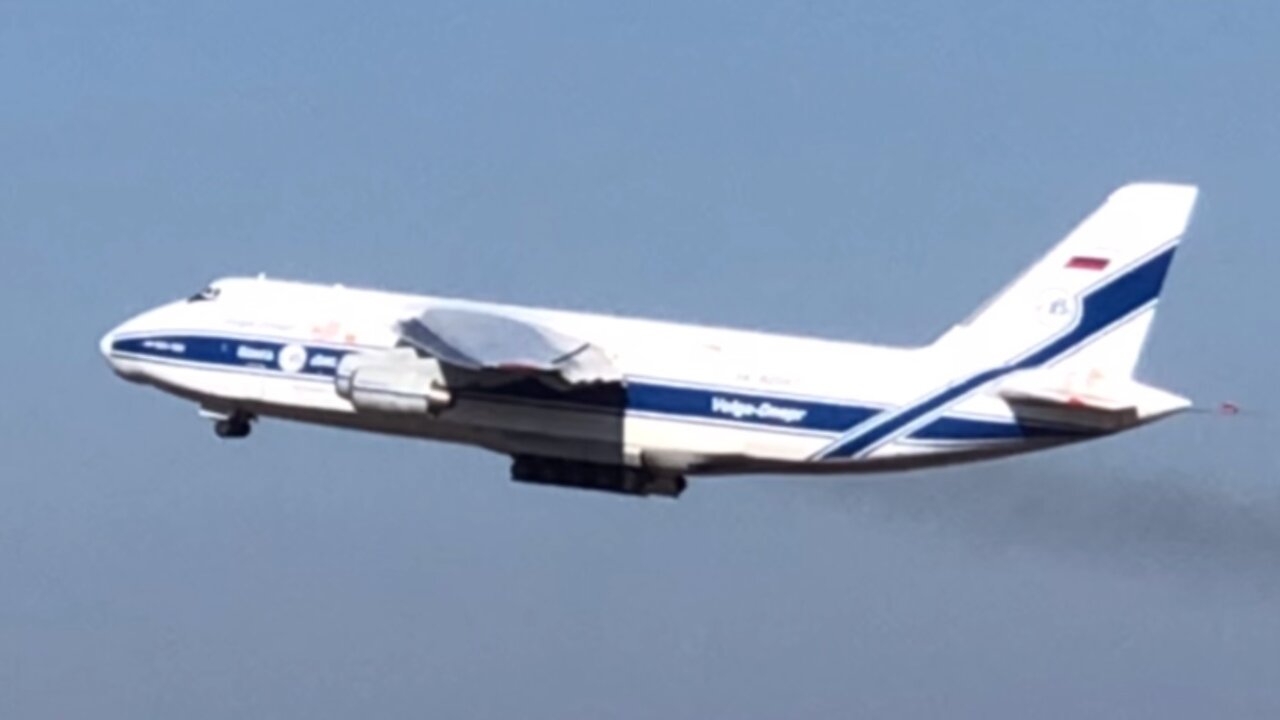 Antonov An-124 Ruslan take off