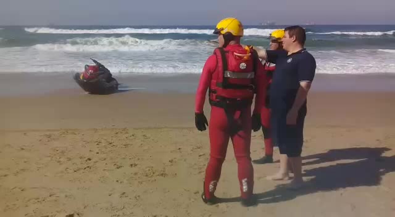 SOUTH AFRICA - Durban - Tourist drowns at beach (Videos) (Ljp)