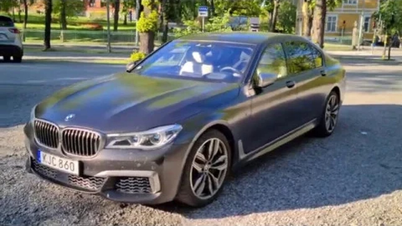 The BMW M760Li xDrive the LAST V12 BMW ever? [8k]