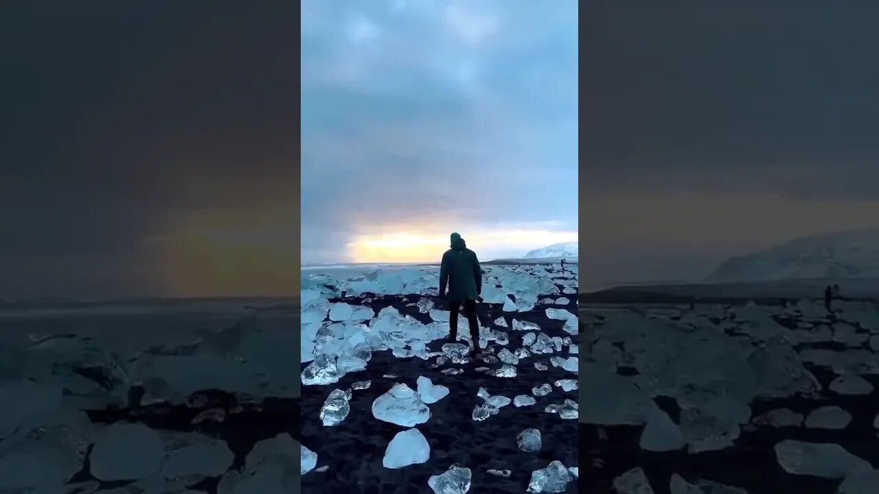 Incredible beach in Iceland 🌊