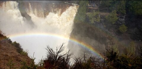 A rainbow is awaiting for you in Kakabeka Falls