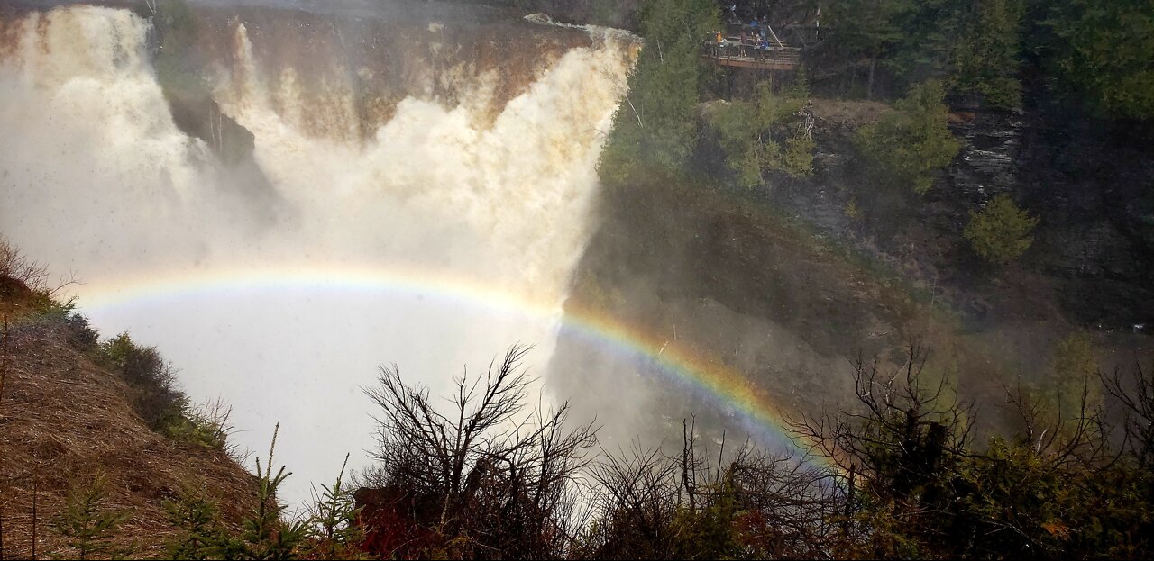 A rainbow is awaiting for you in Kakabeka Falls