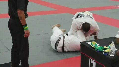 Jiujitsu Fight: Me Fighting Someone My Own Size. 6'6 320lbs Submission Ending!