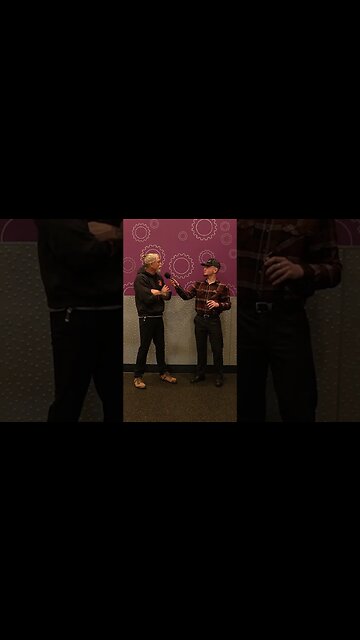 Best Way to Talk to Girls at The Gym