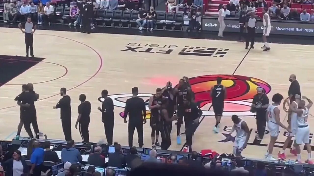 Jimmy Butler & Udonis Haslem shook hands to start the game