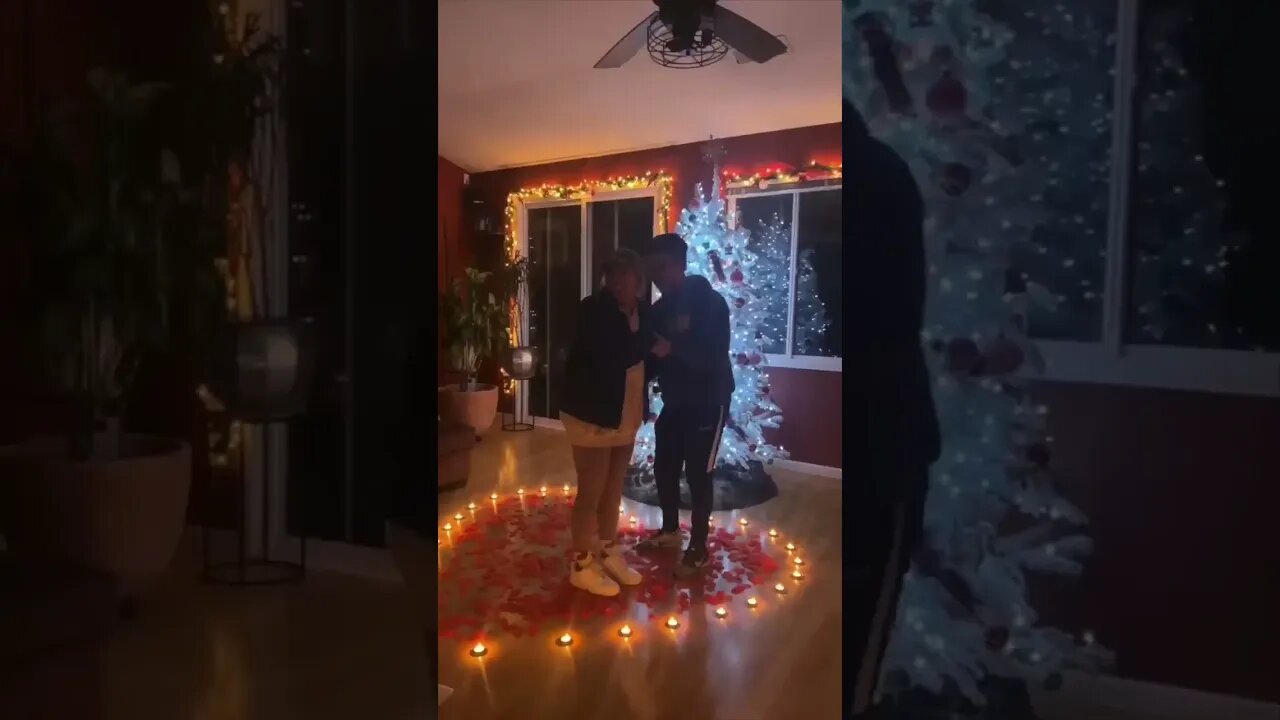 She didn’t expect this proposal 👏❤️